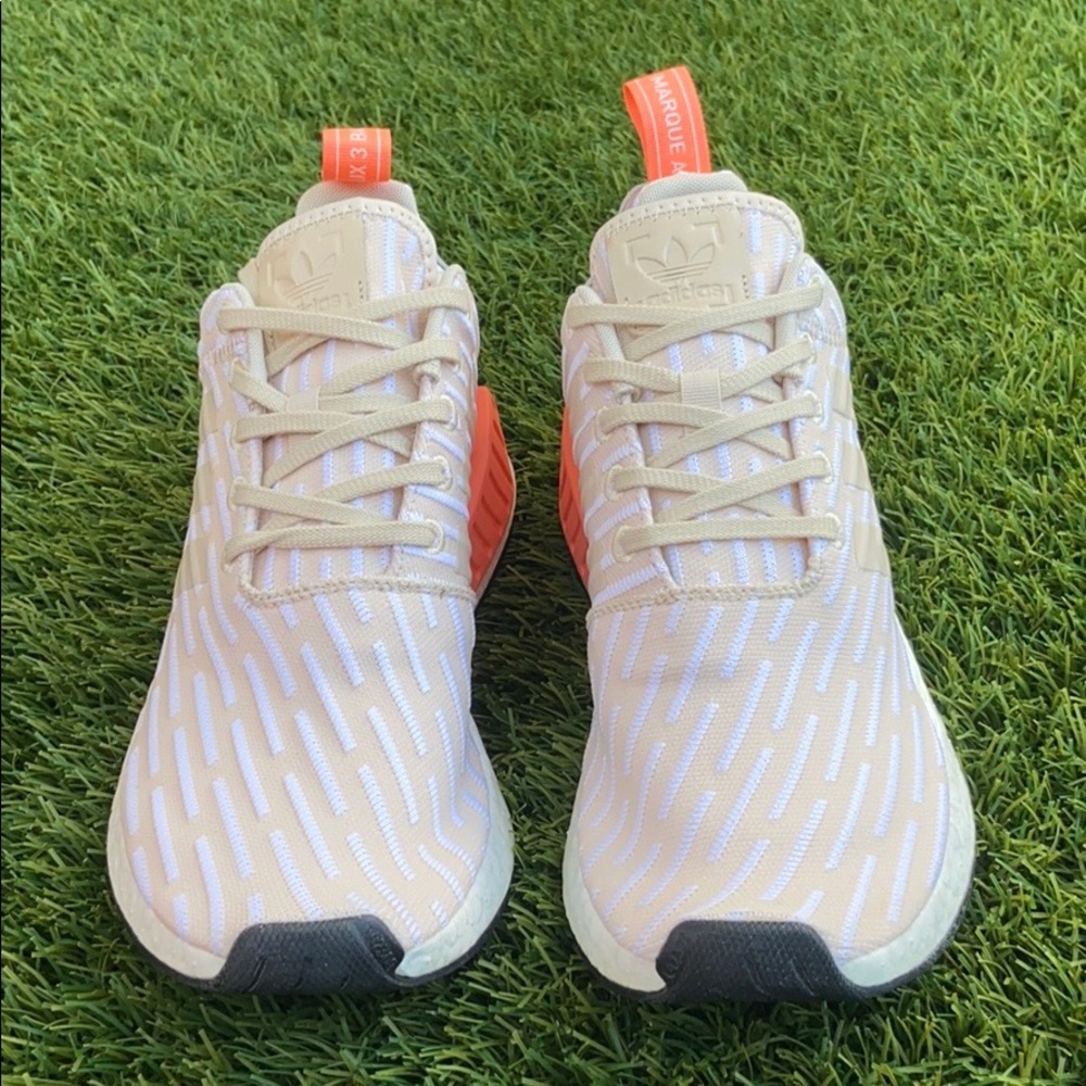 Adidas NMD R2 - Picture 2 of 6
